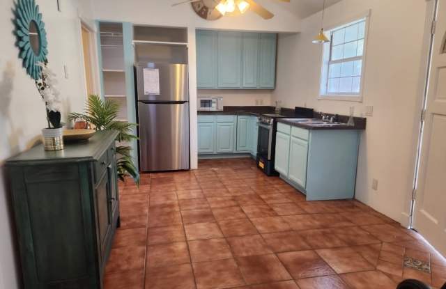 322 W Huisache Ave photos photos