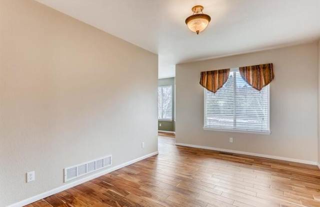5011 South Meadow Lark Drive Gallery 3