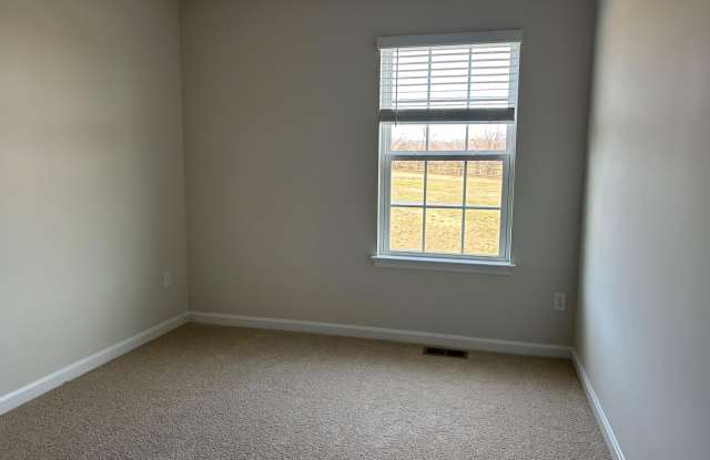 131 RAE Court Gallery 3