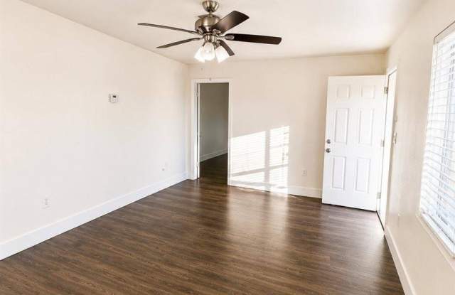2234 West Medlock Drive Gallery 3