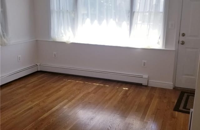 224 Jefferson Avenue Gallery 3