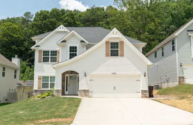West Knoxville 37932 - 4 bedroom, 2.5 Bath home - Contact Sharon Arnwine (865) 313-7215 photos photos