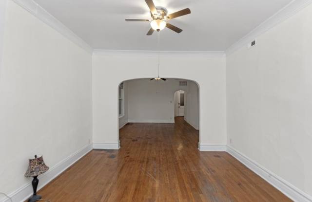 1353 W Catalpa Gallery 4
