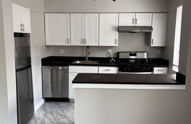 2026 Move-In Special – $500 LEASE SIGNING BONUS!! Affordable 2-Bedroom Apartment in Southwest DC photos photos