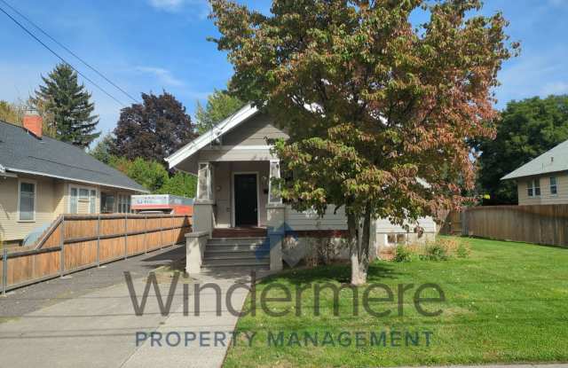 609 Pleasant St. - Well Equipped Kitchen, Finished Basement with Wet Bar Gallery 4