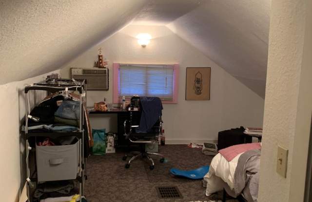 4 bedroom 2 bath available 9/1/2023 Gallery 3