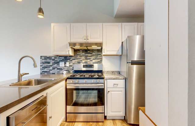 Serene 2 Bedroom 2 Bath Townhome in Windsor, CA with Carport Included! photos photos