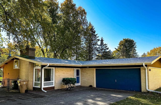 5813 Barton Rd - 5813 Barton Road, Madison, WI 53711