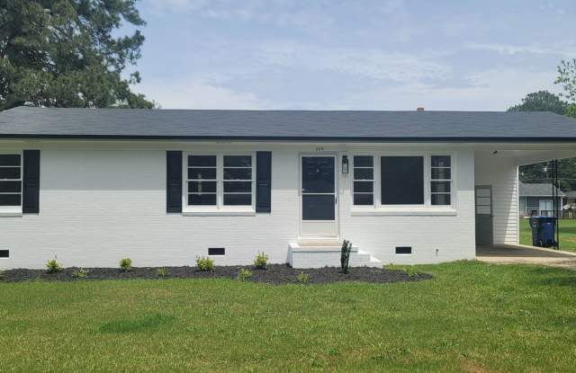 Move In Ready Home- Close to 95 - Easy Commute to local Shopping, Restaurants, and Interstate. photos photos
