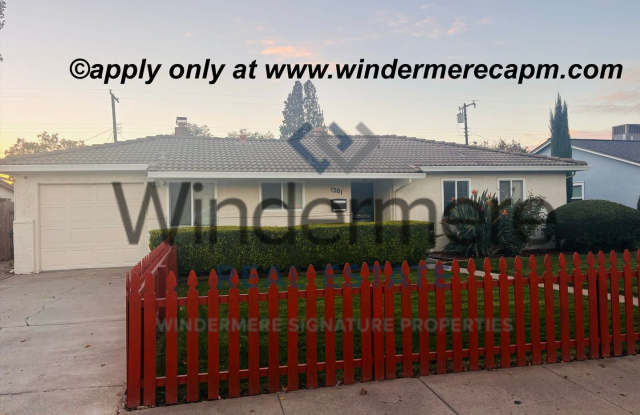 Charming 3 Bedroom Home with Bonus Room  Spacious Backyard! - 1201 Watt Avenue, Arden-Arcade, CA 95864