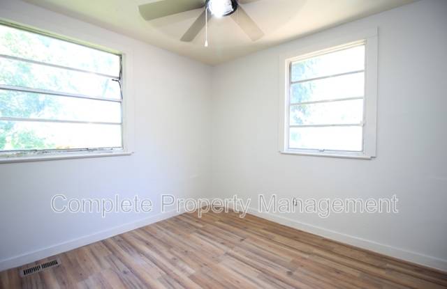 913 13th Street Gallery 2