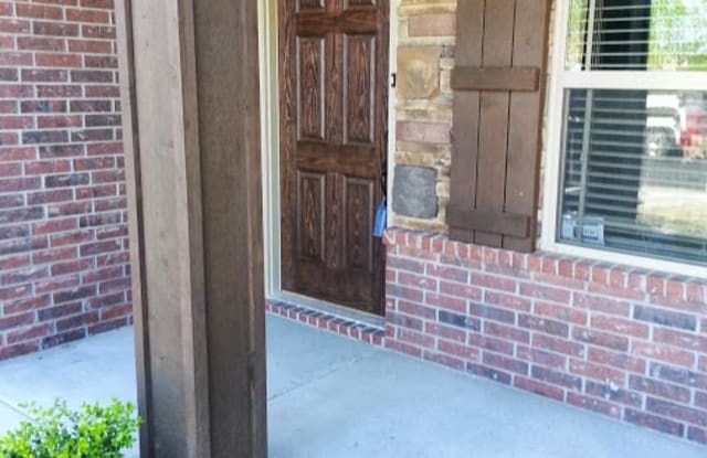 302 Granada St - 302 East Granada Street, Fayetteville, AR 72703