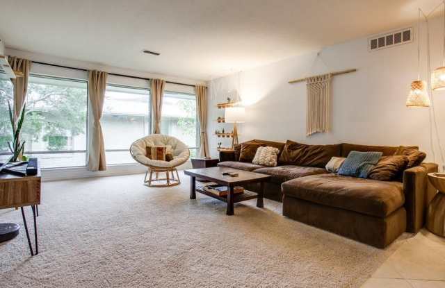 6345 Diamond Head Circle Gallery 2