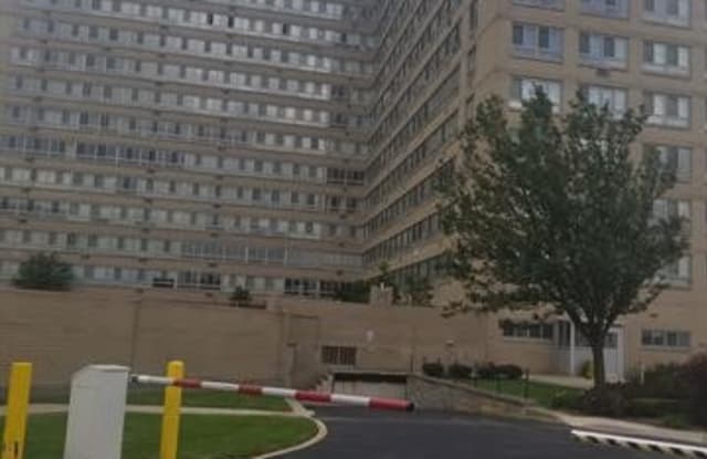 8900 E JEFFERSON Avenue - 8900 East Jefferson, Detroit, MI 48214