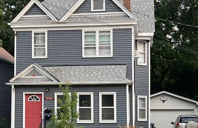 Charming Northeast Minneapolis Home – Convenient Location Gallery 3