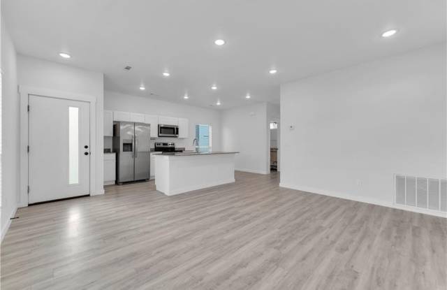 960 Illinois  AVE photos photos