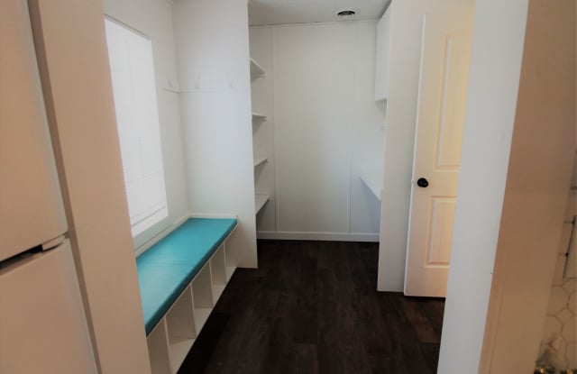 1117 Midland Blvd. photos photos