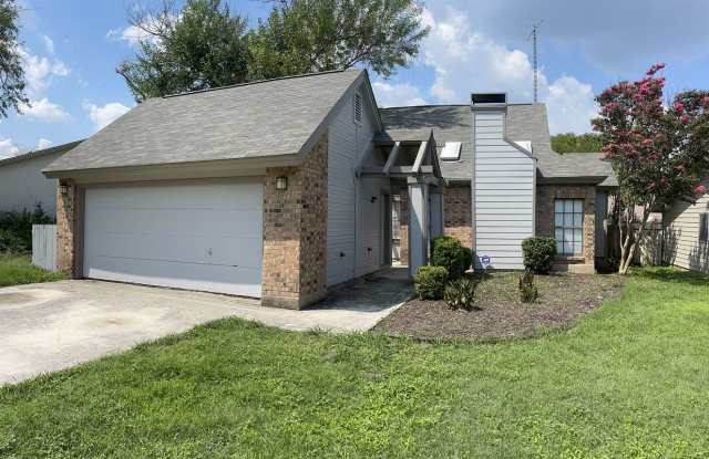 Anderson Mill Home 2 blocks from Noel Grisham the community park, and playground photos photos