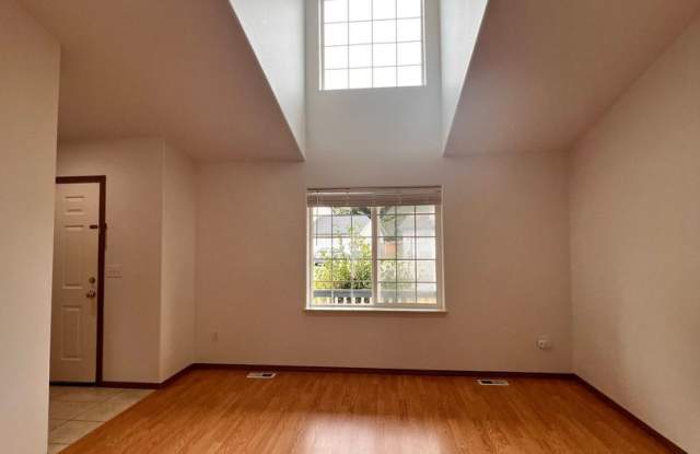 4 Bedroom 2 Bathroom House Available Now!!! Gallery 2