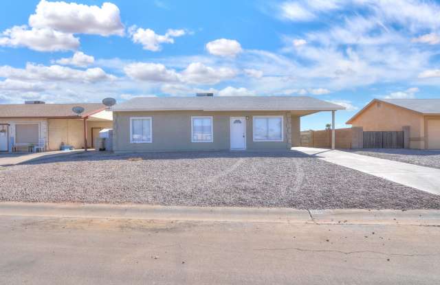 3 Bedroom House with large yard Arizona City Gallery 4