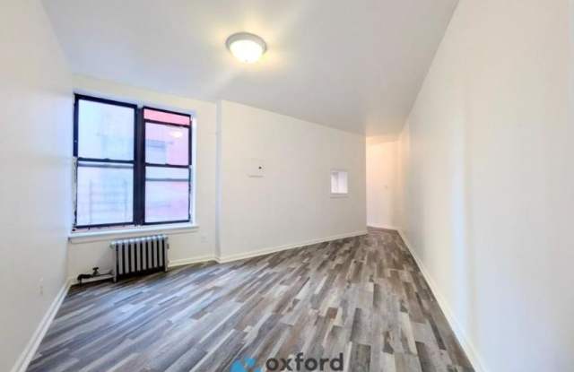 176 Grand Street Gallery 1