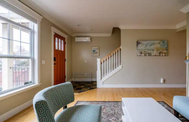 331 16th Avenue East Gallery 1