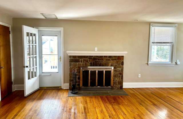 659 N MAIN Street unit: 3 photos photos