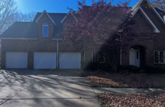 House in Washington IL, 4 bedrooms / 3.5 baths and 3 car attached garage photos photos