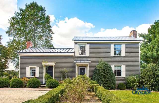 UNIQUE RENTAL HOME ON 1 LANDSCAPED ACRE IN GOOCHLAND photos photos