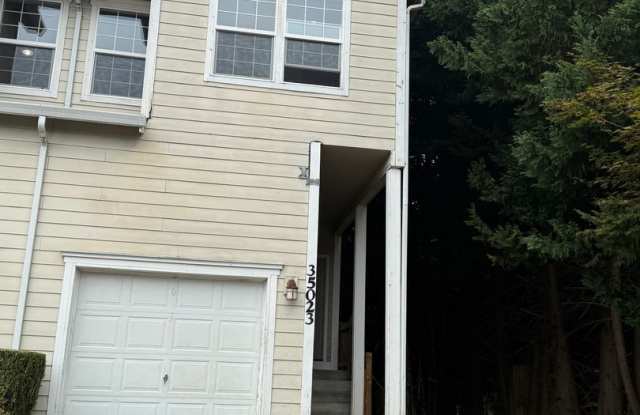 Nice 3 bed 2.4 bath condo! - 35023 Burt Road, St. Helens, OR 97051