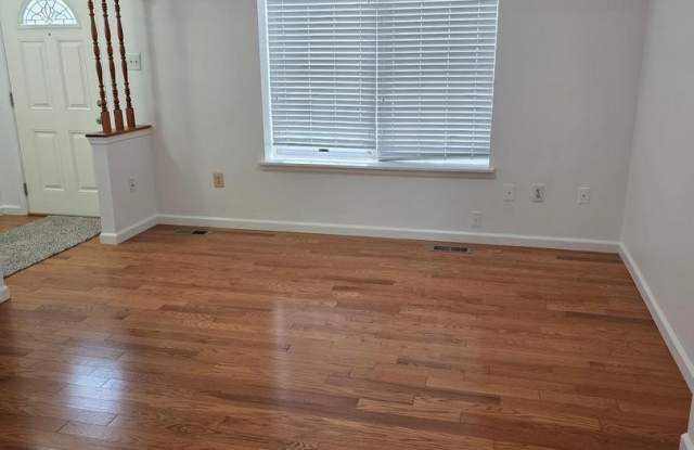 52 CHINS CT Gallery 2