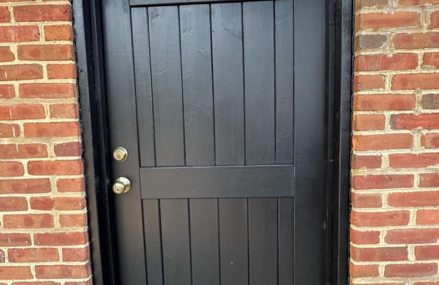 1124 N PITT STREET photos photos