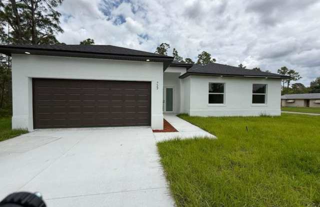 723 Epps Brown St E lot: 12 photos photos