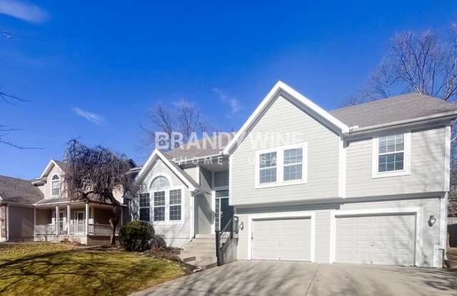 13313 Redwood Lane - 13313 Redwood Lane, Smithville, MO 64089