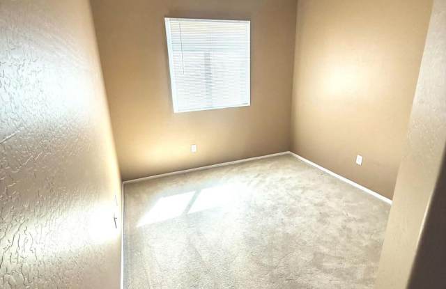 1318 S SABINO Drive Gallery 4