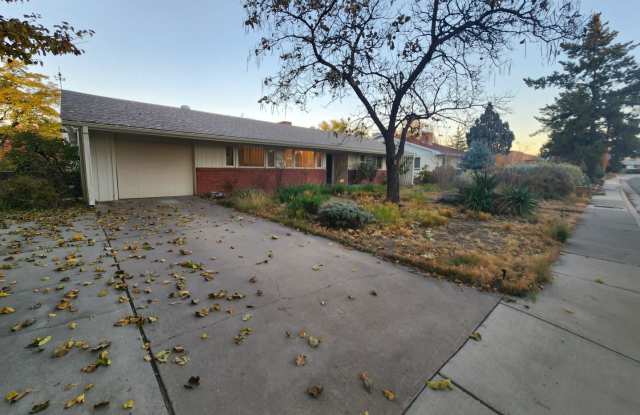 GREAT HOME - 720 Montclaire Drive Northeast, Albuquerque, NM 87110