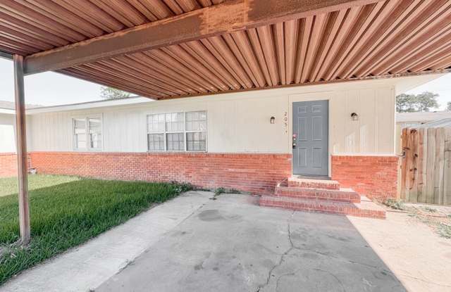 FOR LEASE IN LAFAYETTE: 3 BEDROOM HOME! Gallery 3