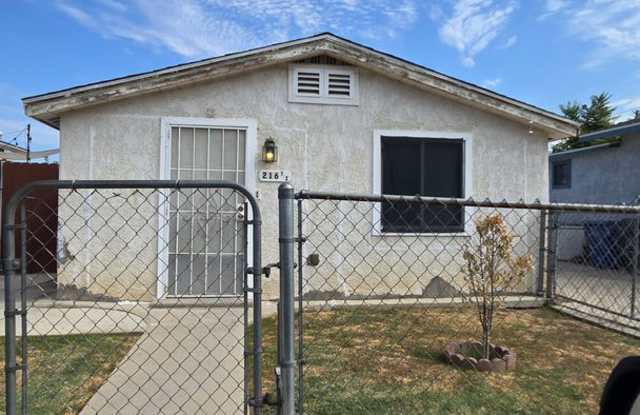 216 1/2 E. Warren Ave. - House photos photos