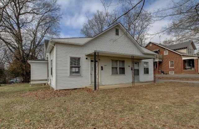 548 1/2 Greenwood Avenue Gallery 4