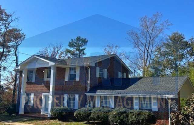 Large, four bedroom home in Chattanooga! - 1125 Ridge Top Drive, Chattanooga, TN 37421