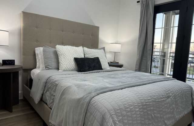 209 West Jefferson St - Unit 17 Gallery 2