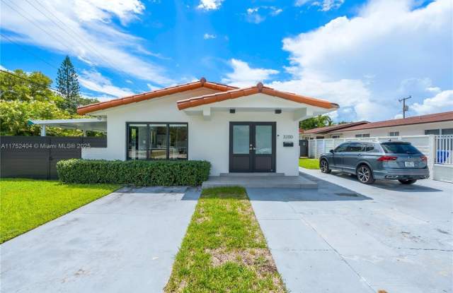 3200 SW 24th Ter photos photos