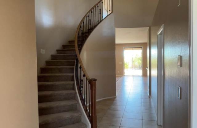 6037 S 30TH Drive Gallery 1