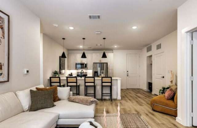 3933 Berkman Dr Gallery 2