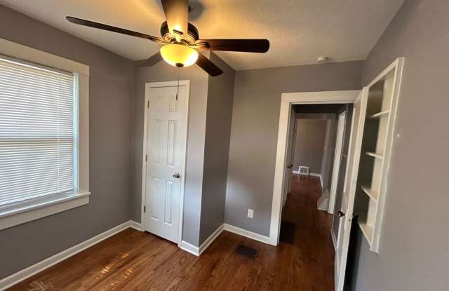 3 bedroom with fenced in yard Gallery 4