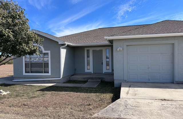 Inviting Duplex with a Touch of Country Charm photos photos