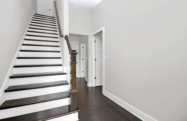 1420 West 4th Street - 1 Gallery 3
