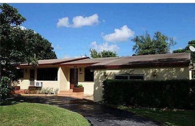 14525 NE 2nd Ave - 14525 NE 2nd Ave, Golden Glades, FL 33161
