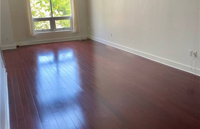 669 N Poinsettia Street Gallery 4