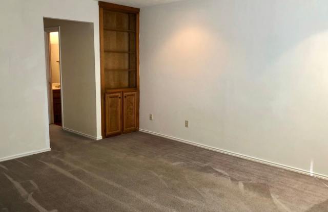 1300 Speight Ave. Gallery 4